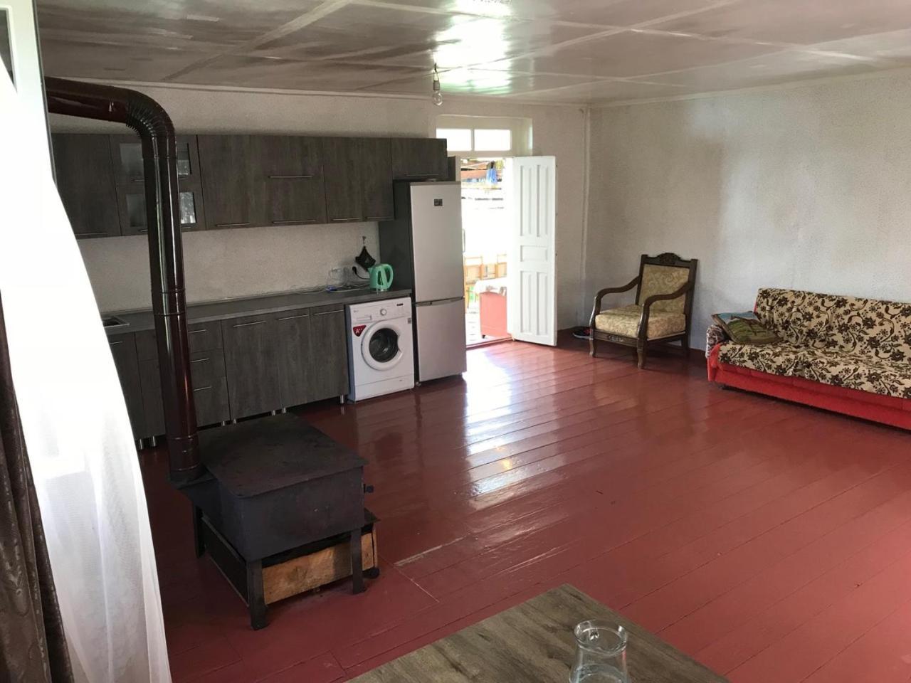 Ciuri'S Guesthouse Zhabeshi Ngoại thất bức ảnh