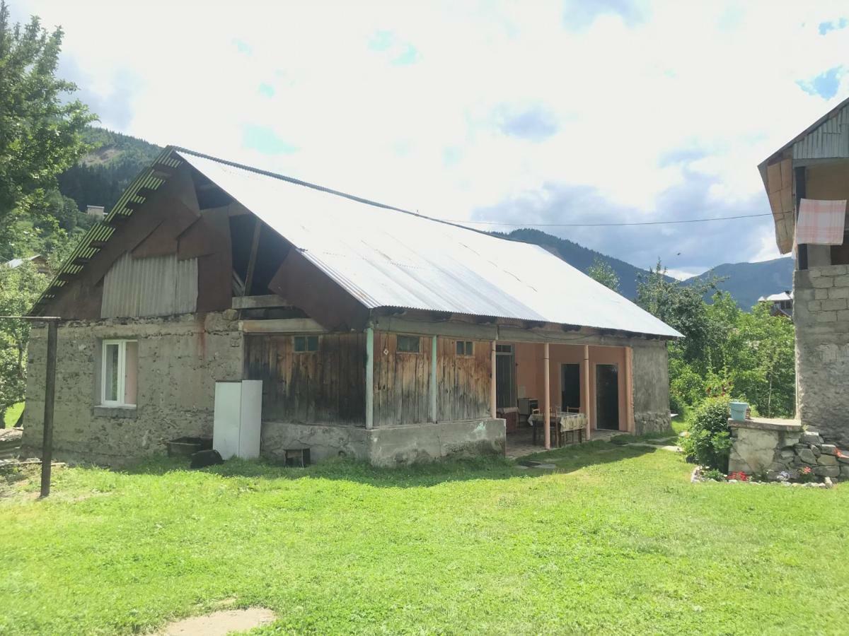 Ciuri'S Guesthouse Zhabeshi Ngoại thất bức ảnh